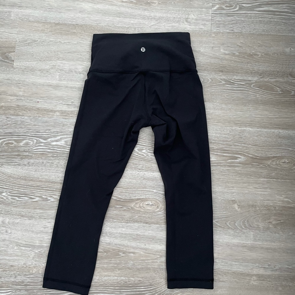 Black lulu cropped leggings size 6
